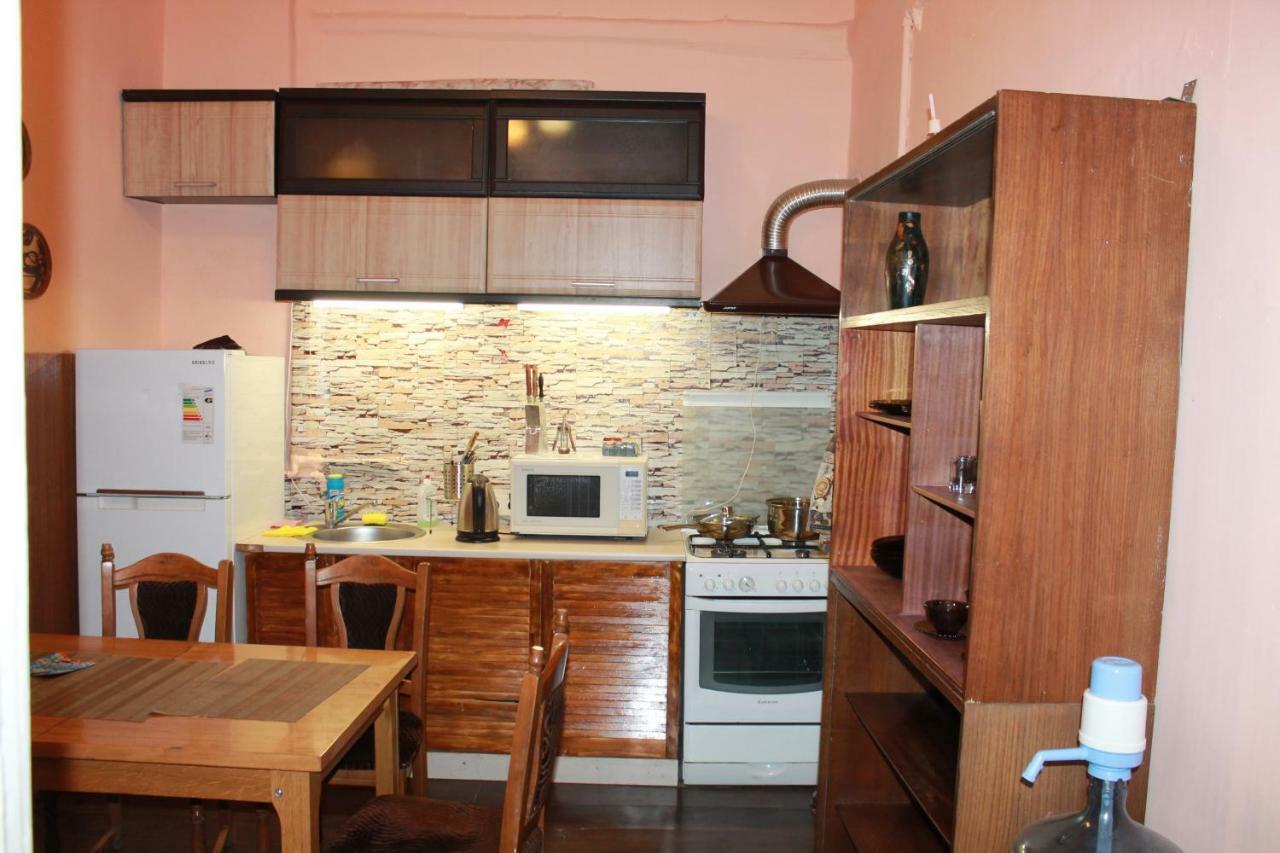 Apartment On Rynok Square リヴィウ エクステリア 写真